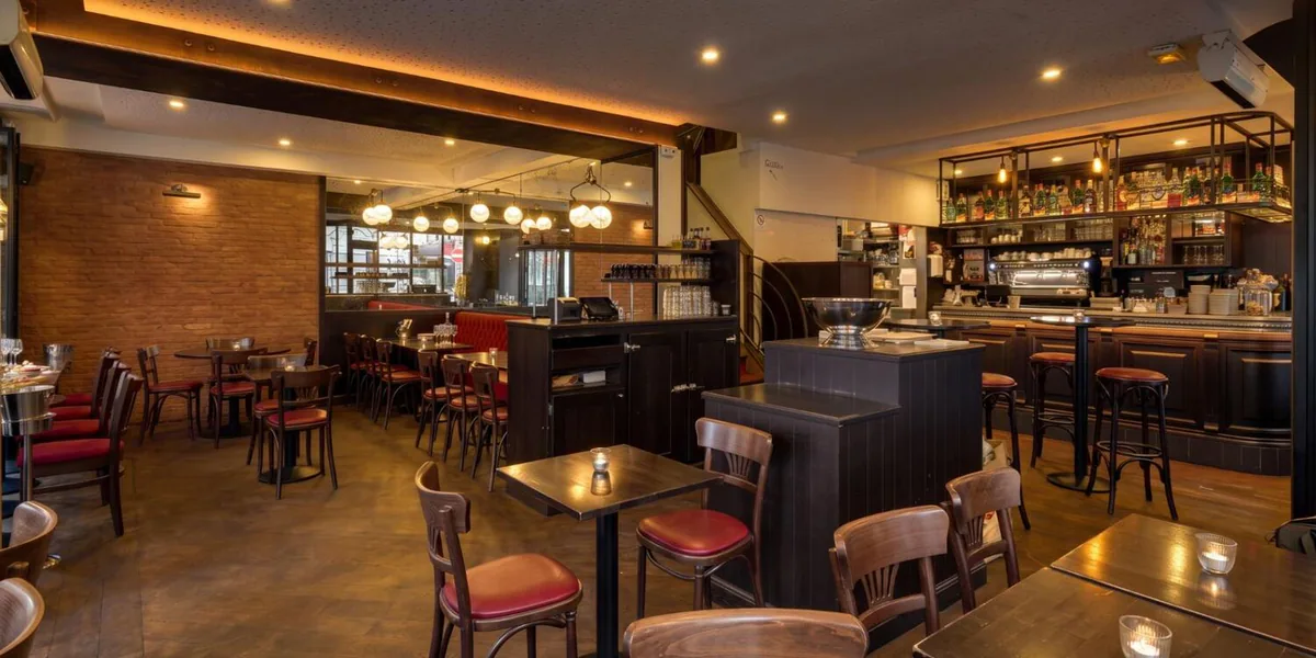 Illustration de l'article Restaurant privatisable ou salle de réception : que choisir pour un anniversaire ?