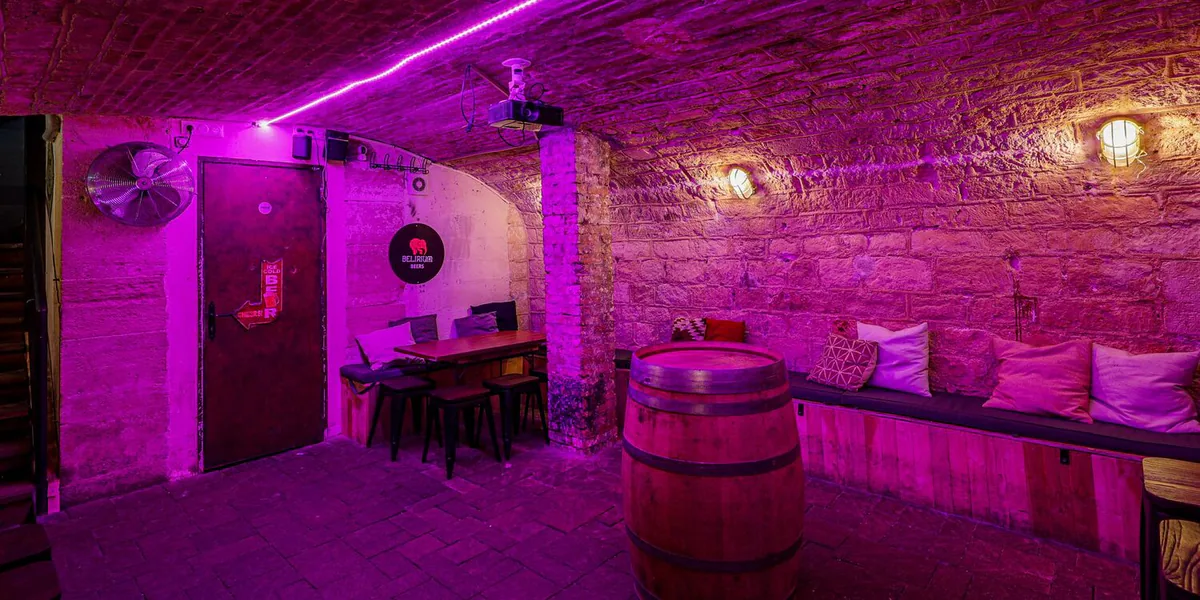 Espace principal de COOL'IN Bar à Paris 3