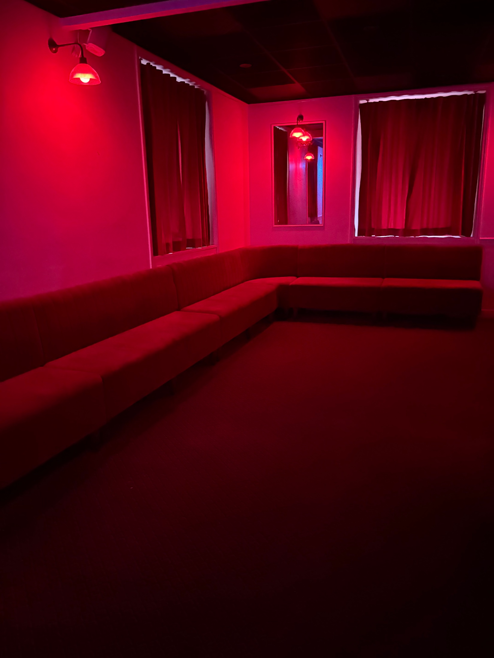 Espace principal de L’étage du Mirasol à Paris 8