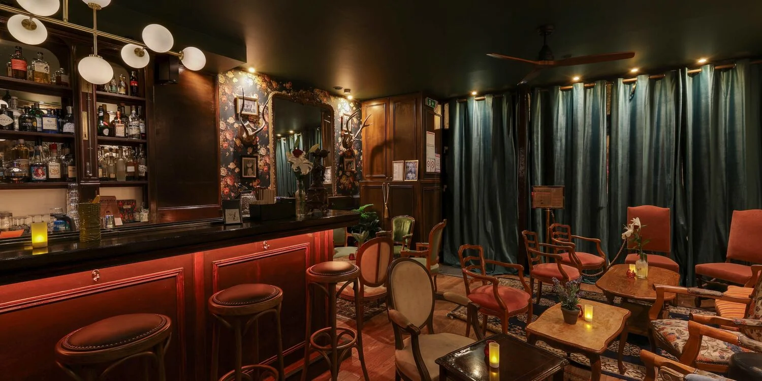Espace principal de The Englishman Cocktail Club à Paris 10